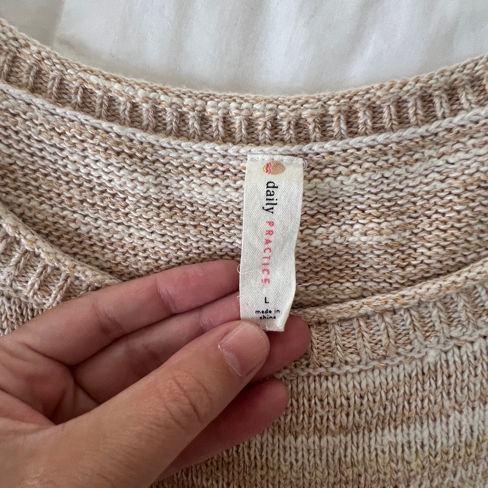 Daily Practice short sleeve sweater, large.